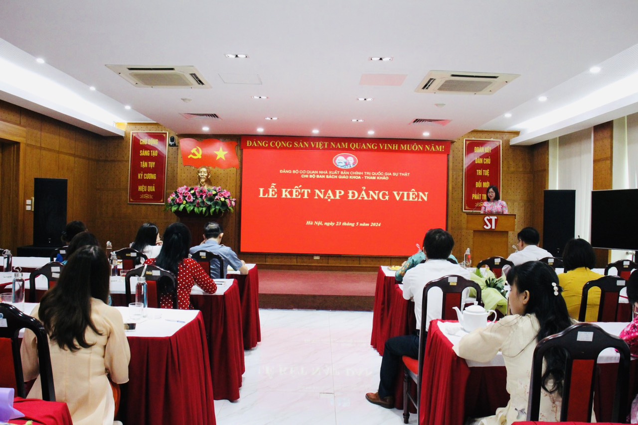 Lễ kết nạp đảng viên đối với quần chúng ưu tú và công nhận đảng viên chính thức