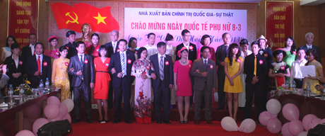 16 cap doi tham gia cuoc thi