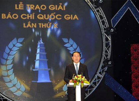 22.6.2012 Lan Trần Đại Quang phát biểu tại trao giải báo chí quốc gia - ảnh
