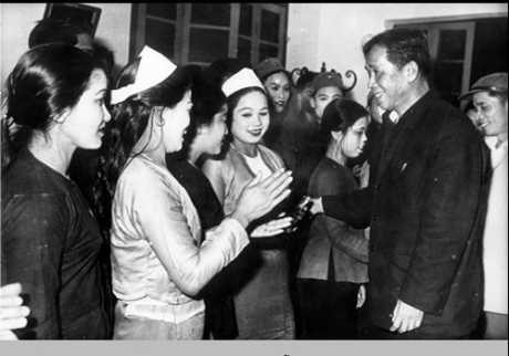 4.4.2017 Lan ảnh Đồng chí Lê Duẩn với việc giáo dục lý tưởng cách mạng cho thanh niên