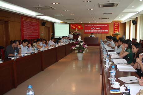 Hoi nghi cong tac can bo