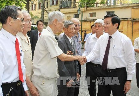 chu tich nc tham nha tu Hoa Lo 23-7