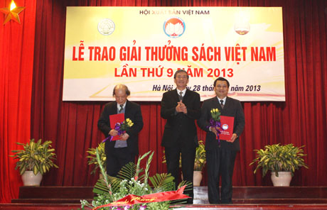 le trao giai1