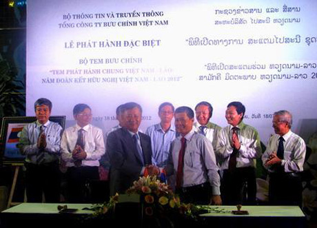 vietnam-lao-phat-hanh-tem